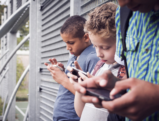 2 ridiculous ways and 5 practical ways to prevent your kids from being addicted to their cell phones