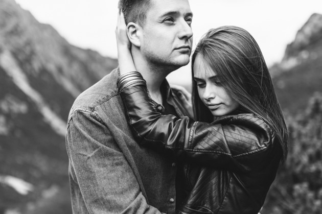 5 warning signs of an emotional affair