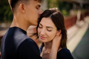 7-signs-that-confirm-he-is-hopelessly-in-love-with-you