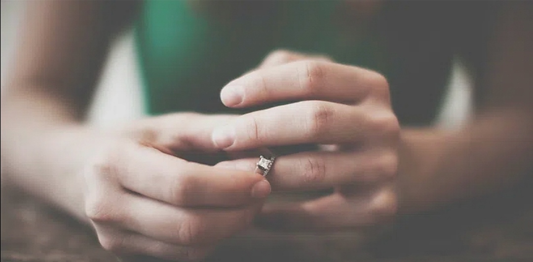 Should I Divorce My Unbelieving Husband?
