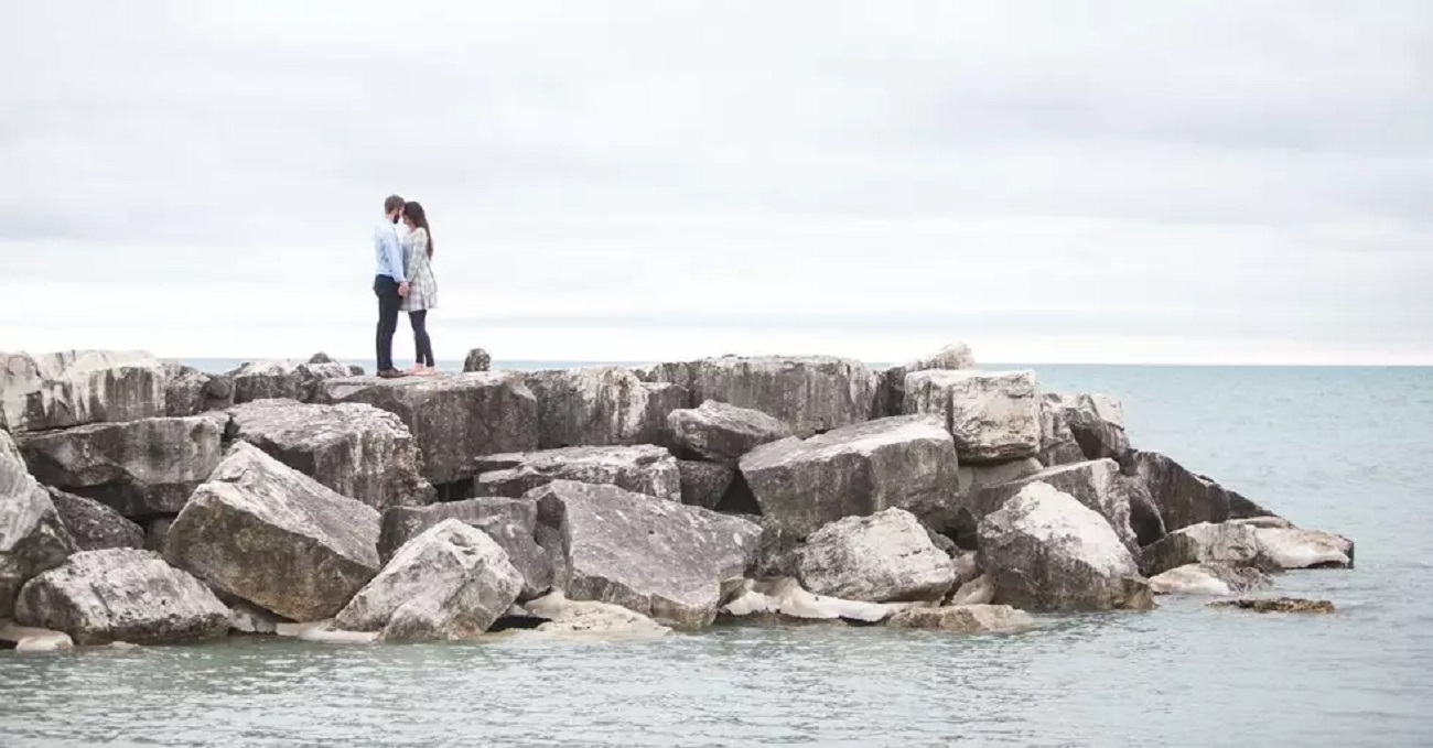 10 Ways to Rebuild Trust in a Marriage on the Rocks